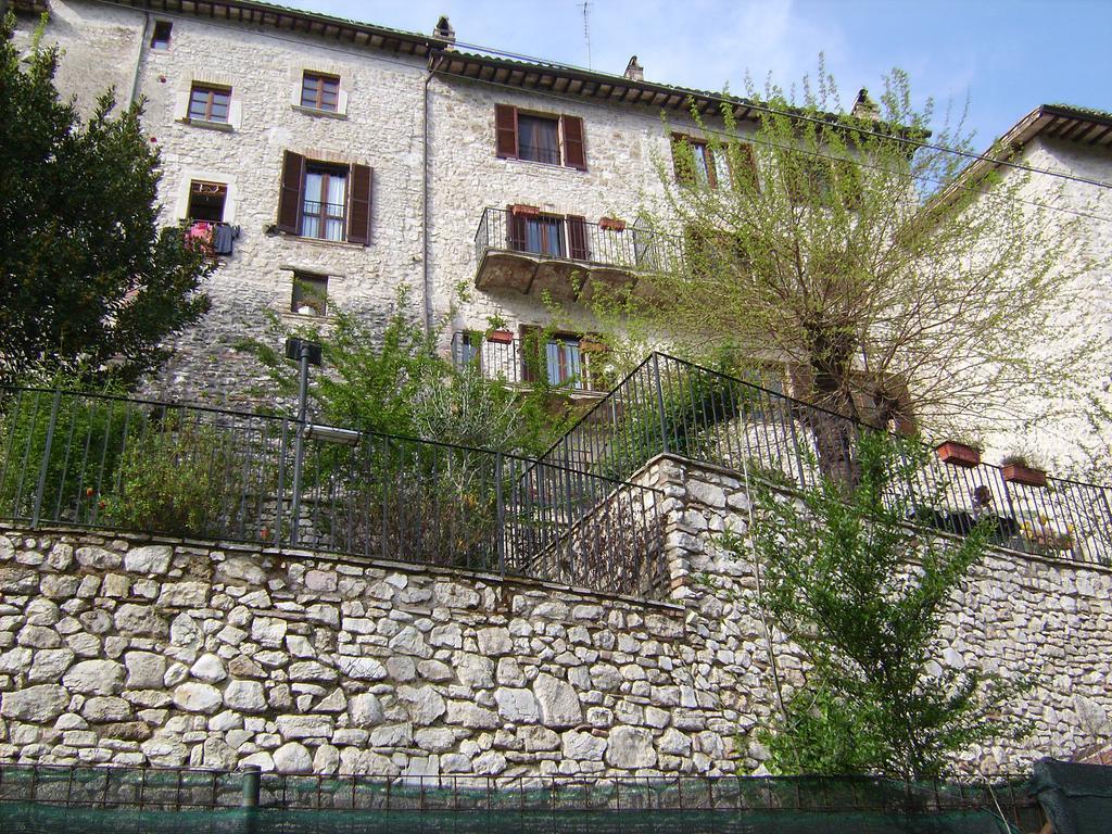 Il Castello Sul Lago Arrone Bagian luar foto