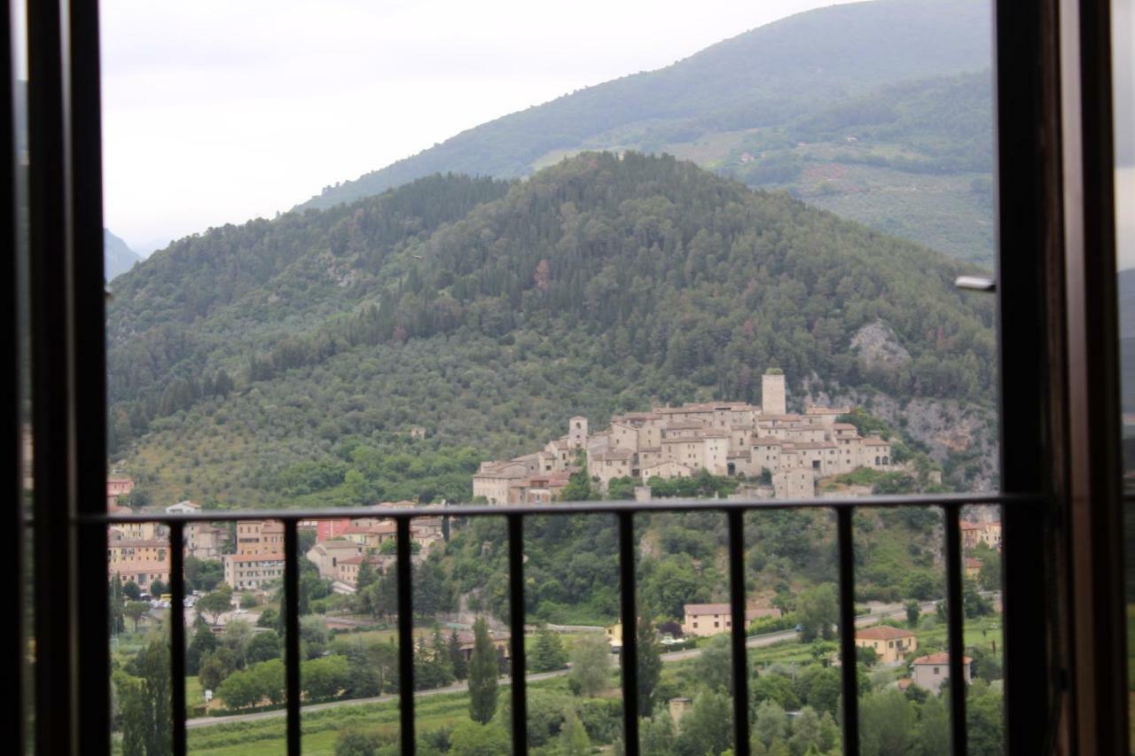Il Castello Sul Lago Arrone Bagian luar foto