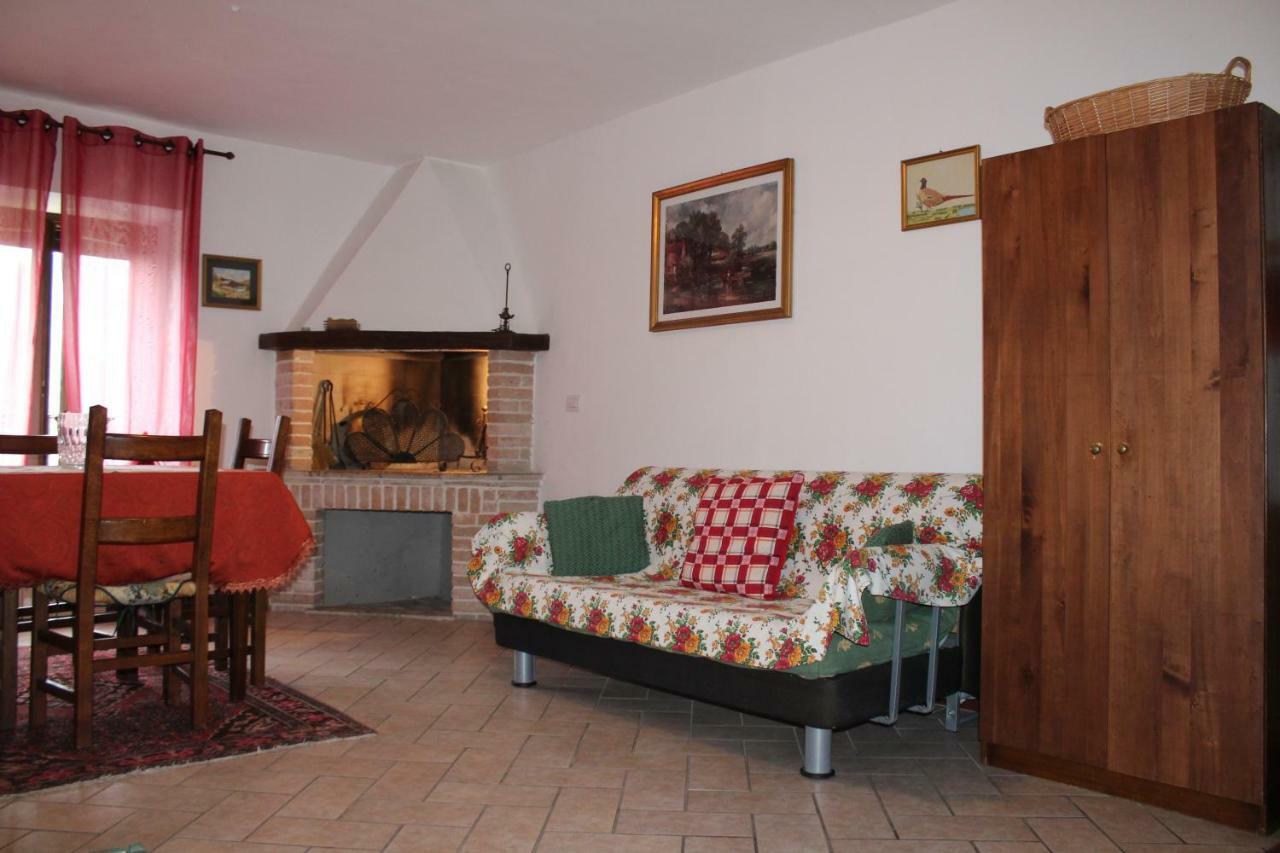 Il Castello Sul Lago Arrone Bagian luar foto