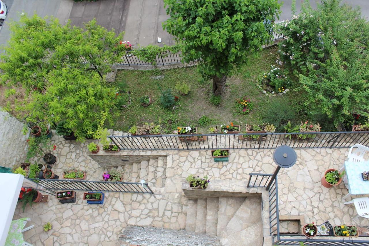 Il Castello Sul Lago Arrone Bagian luar foto