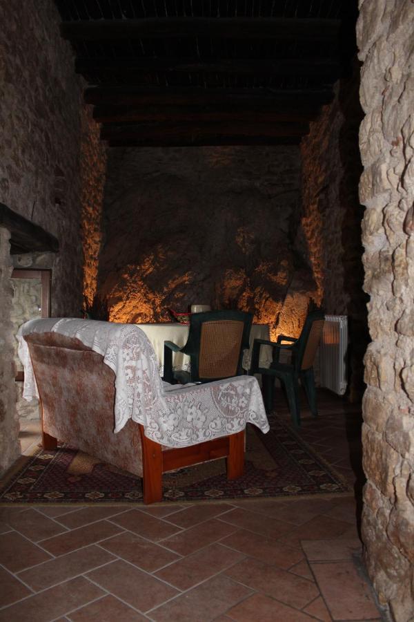 Il Castello Sul Lago Arrone Bagian luar foto